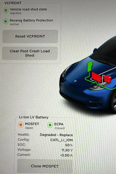 Панель низковольтной батареи Tesla с напряжением 11,30 В и статусом Degraded — Replace