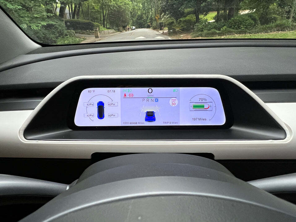 Приборная панель Tesla 3/Y
