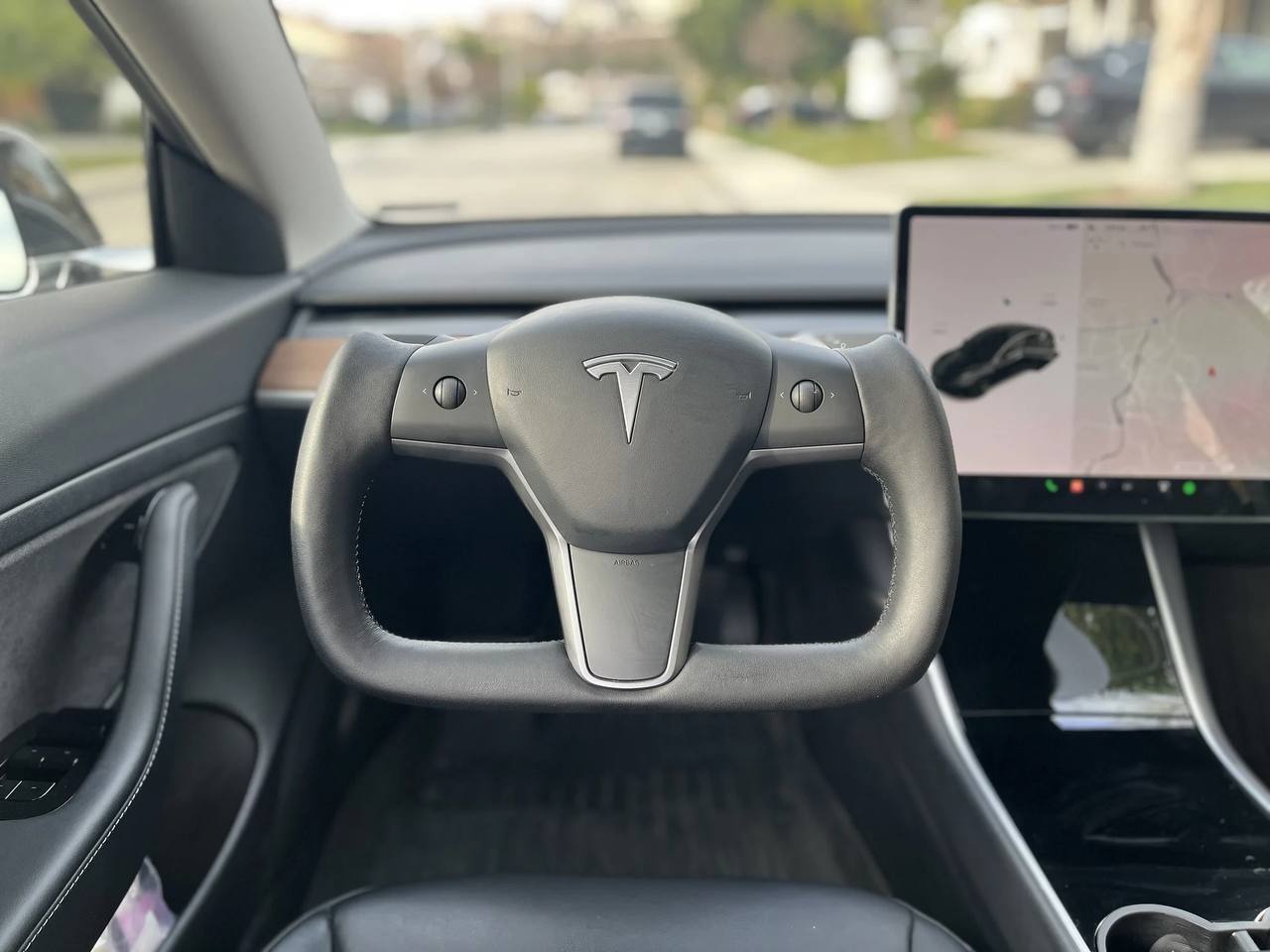 Руль Yoke на Tesla Model 3 / Y